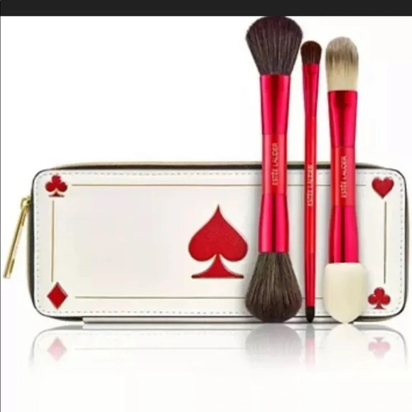 - New! Estee Lauder Clean Sweep Make-up Brush Set - Picture 3 of 5